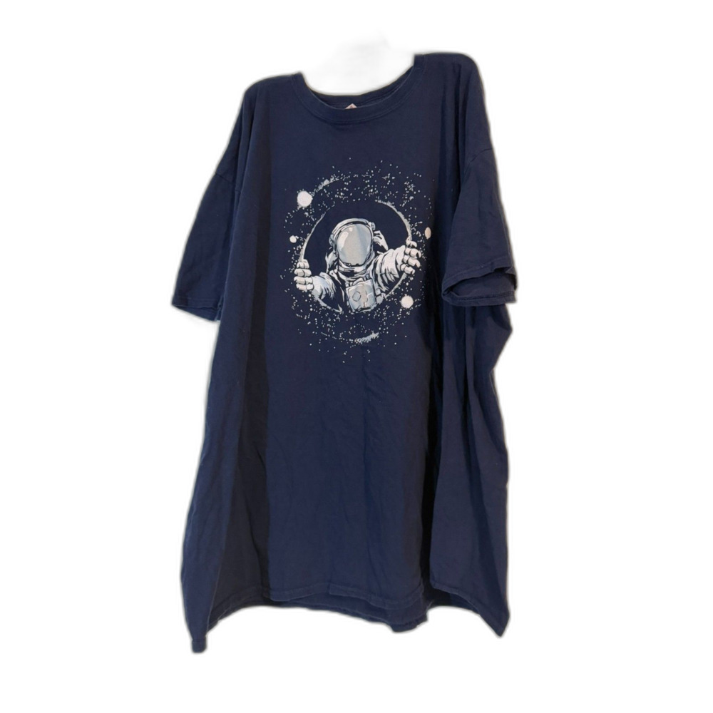 #028 - Gildan Space Astronaut Navy Blue Tshirt - Women's 3XL